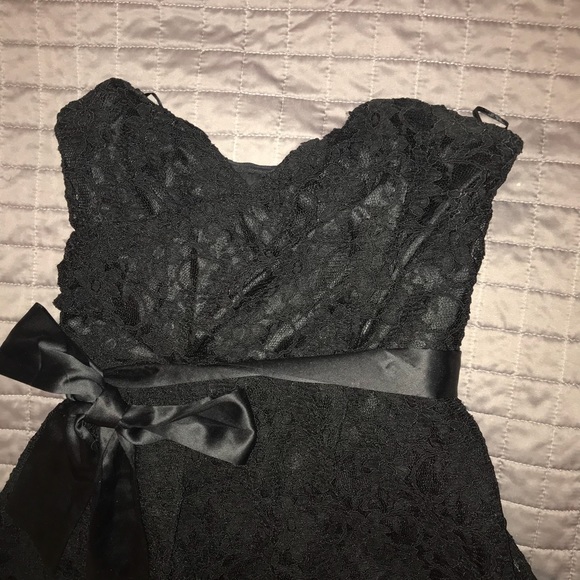 Express little black lace dress - Picture 4 of 6